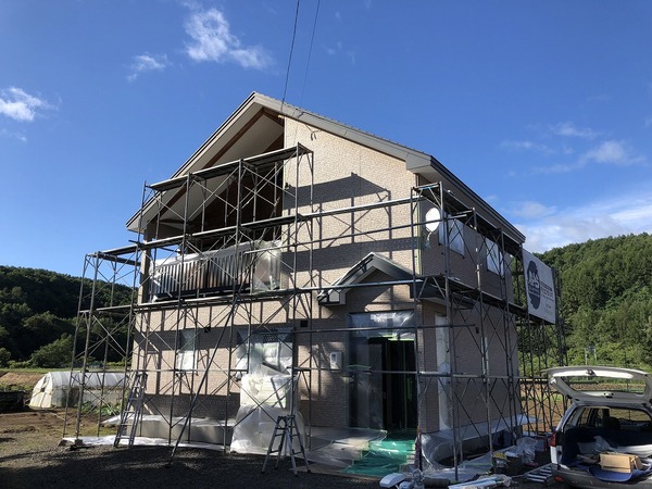 磯谷郡蘭越町Ｓ様　外壁塗装、屋根塗装のサムネイル