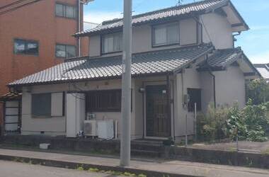【外壁塗装：愛知県稲沢市】外壁・軒天・雨樋の塗装