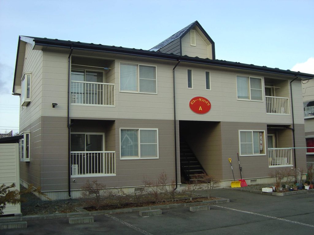 【大規模修繕の事例紹介:岩手県紫波郡】ハイツの外壁塗装 施工前
